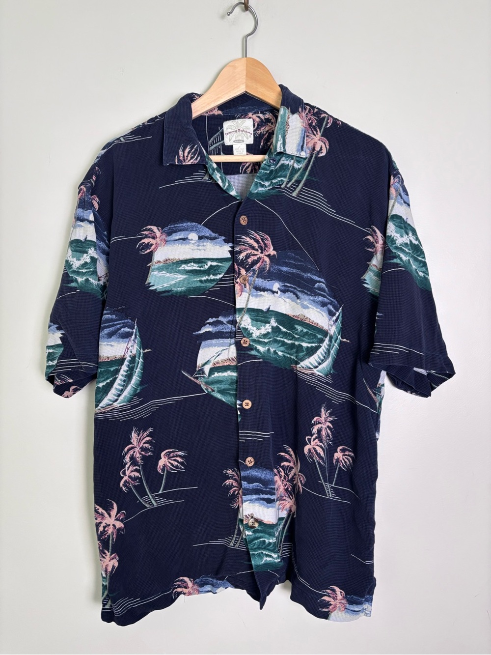 Tommy Bahama Relax Silk Hawaiian Button Shirt-Island/Sailboat/Palm Trees-Men's L